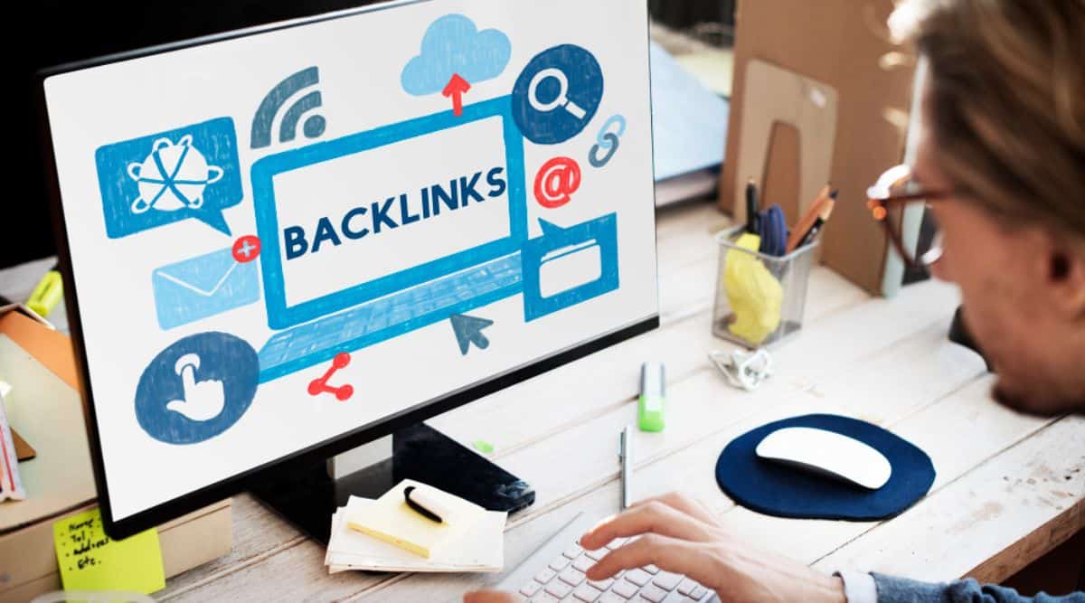 SEO Expert working on backlink strategy to improve seo for website